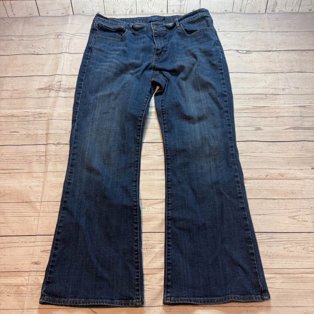 Levis Jeans Blue Denim Demi Curve Classic Rise Bootcut Women's 16x33 (Fit 34x29)